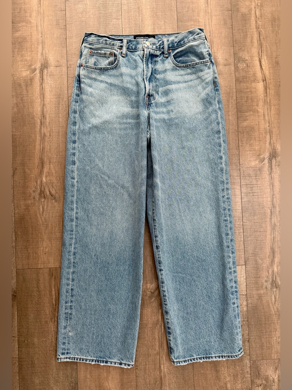 Abercrombie & Fitch Men’s Baggy Denim Jeans